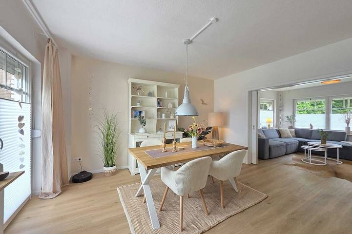 Ferienhaus für 4 Personen, mit Balkon und Garten in Hage