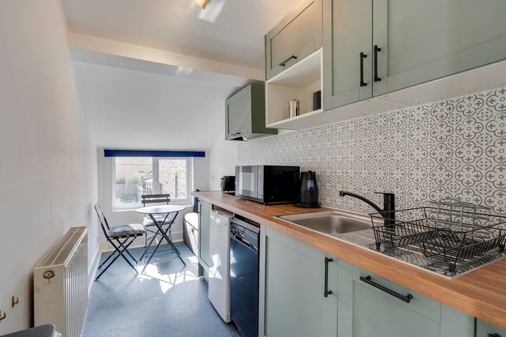 Entire apartment, Charming & Spacious Flat over 2 Floors on Mill Rd - Pass the Keys in Cambridge, Cambridgeshire
