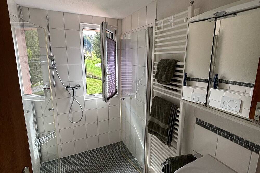 Gemütliches, freistehendes Ferienhaus mit Sonnenterasse und Liegewiese in Bergatreute, Region Bodensee-Oberschwaben