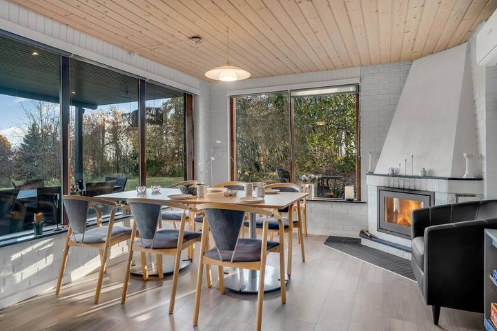 Lovely holiday home with wilderness bath and a view of the fjord. in Limfjord in Westjütland