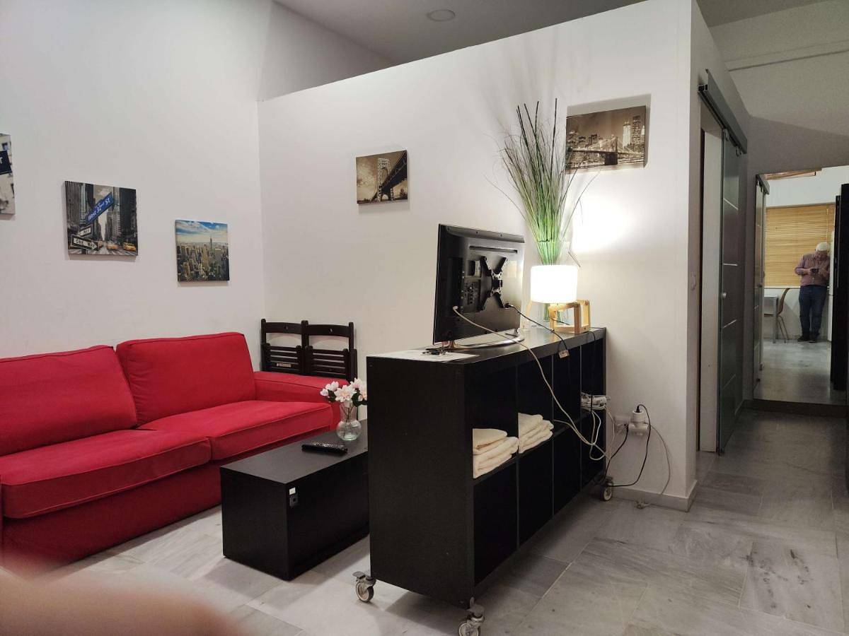 Apartamento entero, Piso y parking 10min Sevilla - Zona Comercial - Joyeria - Pescaderia in Camas , Provincia de Sevilla