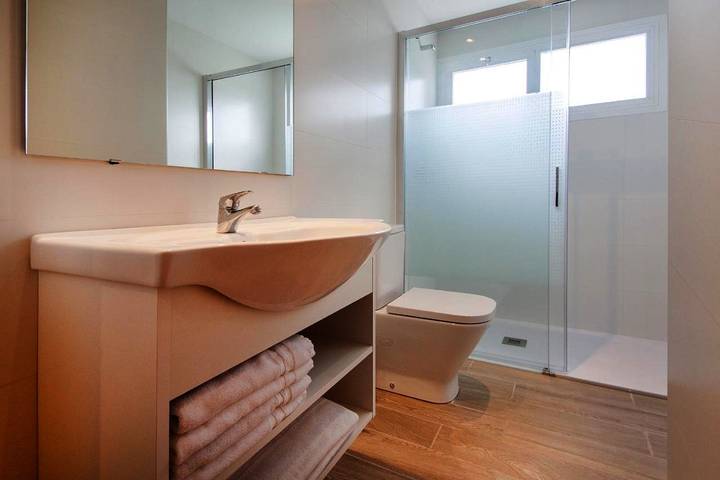 Location de vacances pour 2 personnes, avec piscine ainsi que terrasse et vue à Magaluf - 4