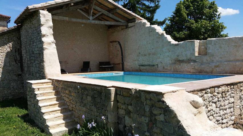 Gîte pour 3 personnes, avec piscine et terrasse à Cahuzac-sur-Vère - 2