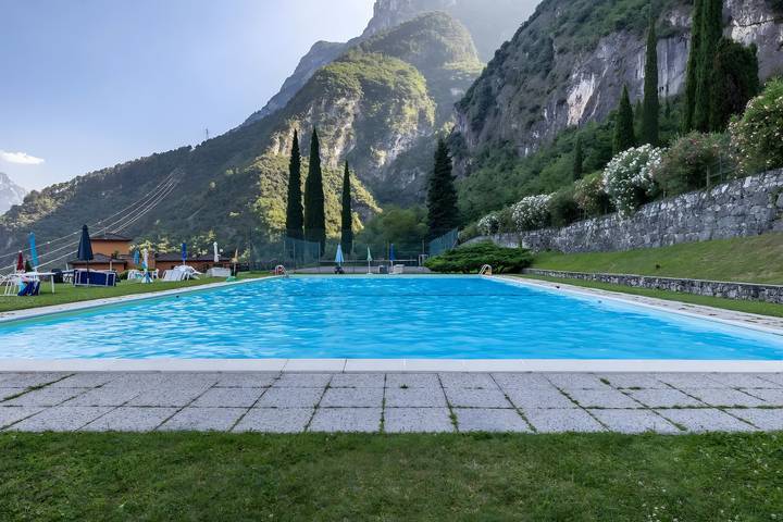 Holiday rental for 4 people, with Balcony and Garden as well as Children pool and Lake view in Riva del Garda