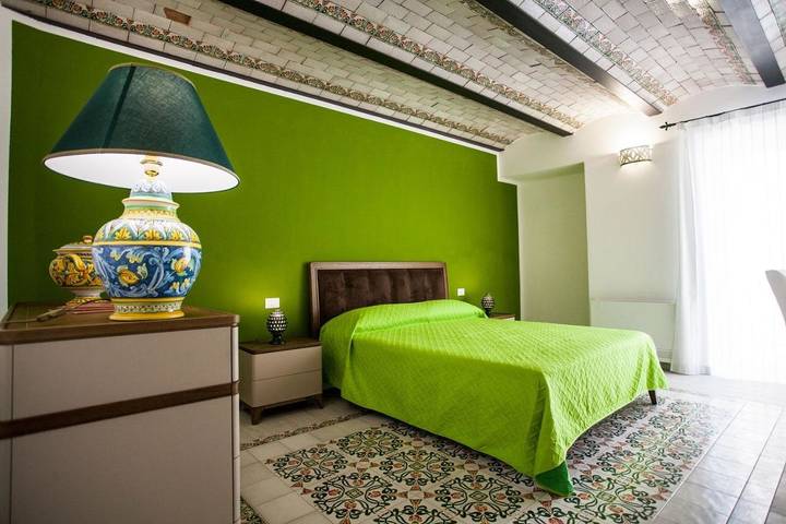 B&b per 3 persone, con Balcone e Terrazza nonché Panorama a Santo Stefano di Camastra