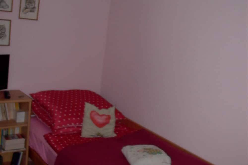 Ganze Wohnung, Villa  Alexa  Ferienwohnung   -  familienfreundlich und auch mit Haustieren in Woltersdorf, Region Oder - Spree