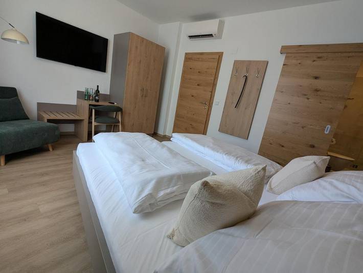 Gîte pour 3 personnes, avec terrasse dans Korneubourg - 4