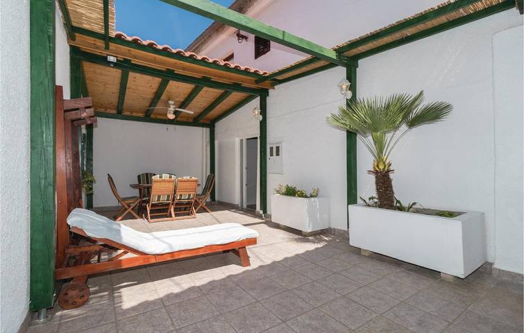 Appartement confortable de deux chambres près du littoral et du centre-ville in Preko, Île d'Ugljan