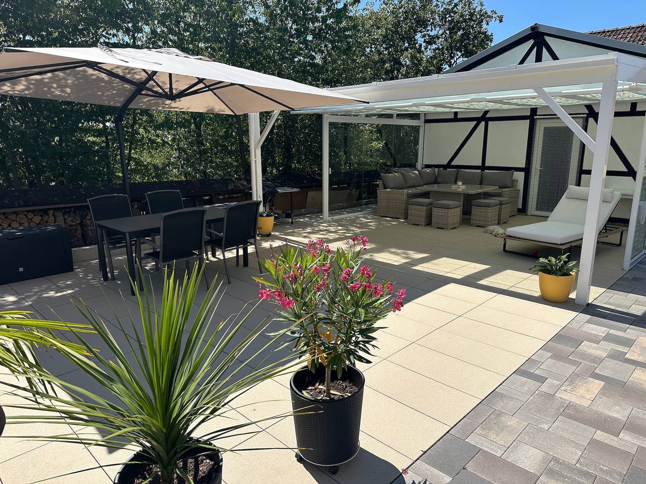 Ganze Wohnung, Ferienwohnung 'Taunusnest' mit Privatterrasse, Wi-Fi und Klimaanlage in Hünstetten, Rheingau-Taunus-Kreis