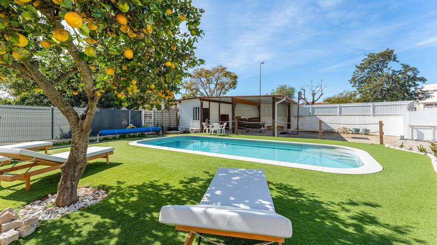 Casa de férias para 6 pessoas, com varanda e piscina em Ferreiras