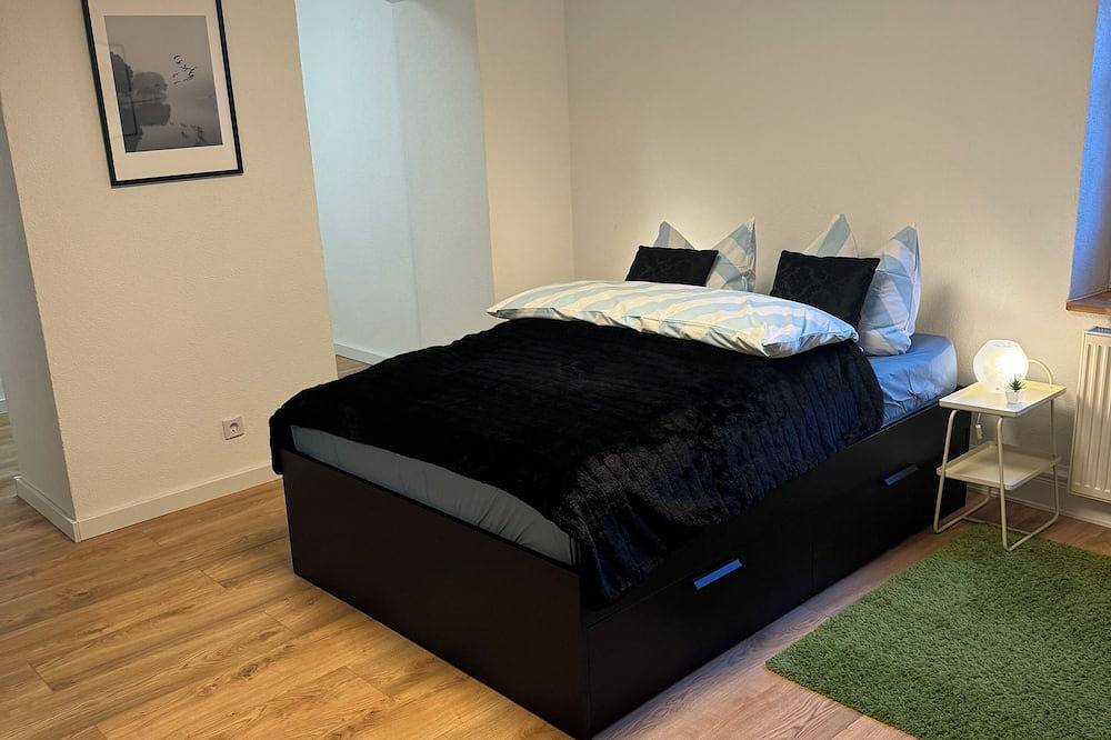 Ganze Wohnung, Ferienwohnung Isolde in Grünheide mit privatem Seezugang in Grünheide, Region Oder - Spree