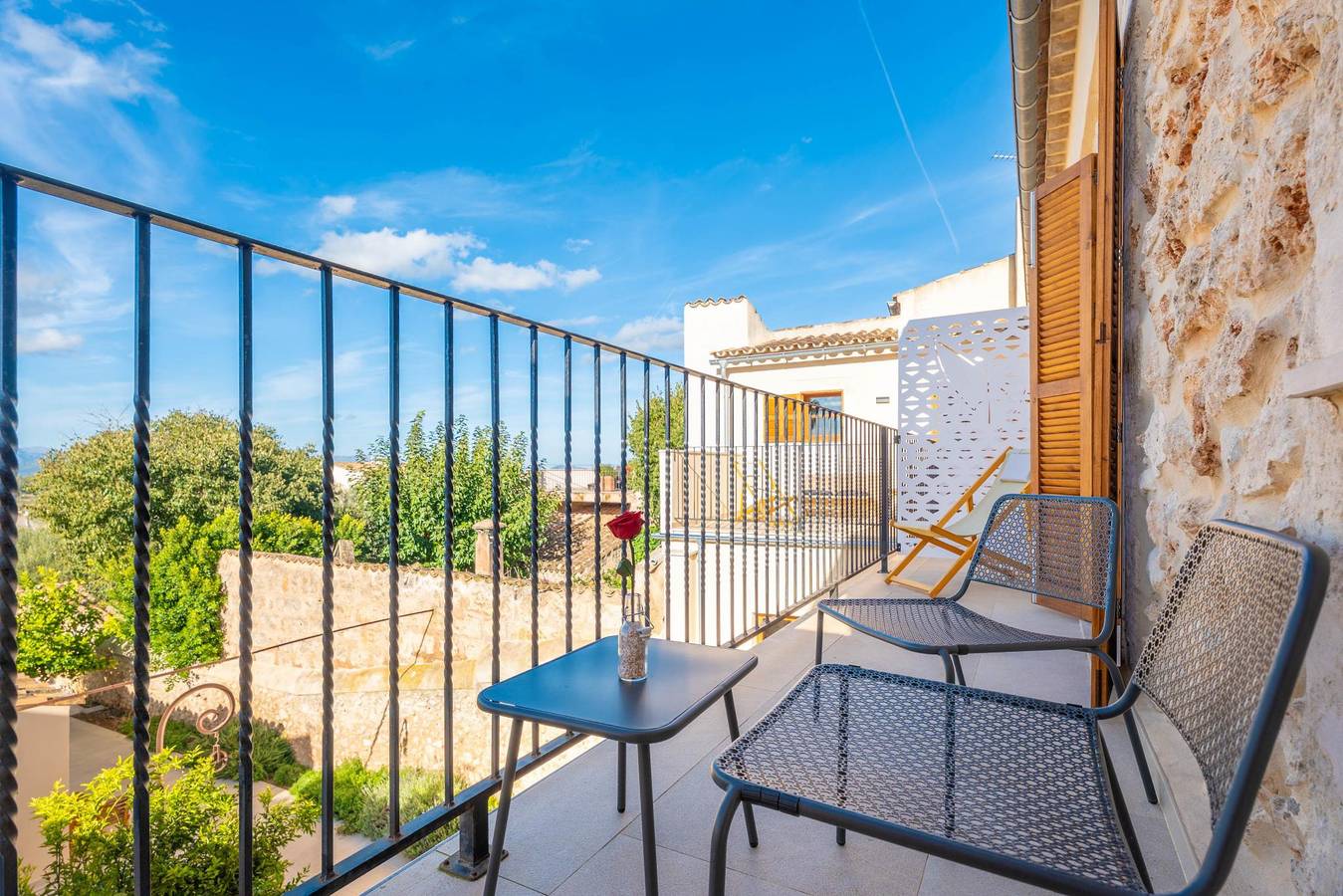 Cas Català - Suite Vp - Beautiful room in a boutique hotel with views of the shared pool and free Wi-Fi in Sineu, Majorca Center