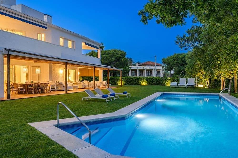 Villa Sitges Abu-Lia 3 min. walk from the beaches. Amaizing Outdoor Area. Luxury in Sitges, Garraf