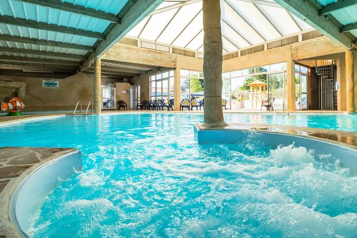 Camping pour 6 personnes, avec terrasse et piscine, animaux acceptés aux Les Sables-d'Olonne - 2