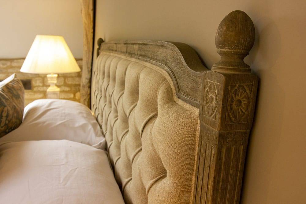 Converted Luxury Barn - The Potting Shed - Grade Ii listed in Cirencester, Gloucestershire