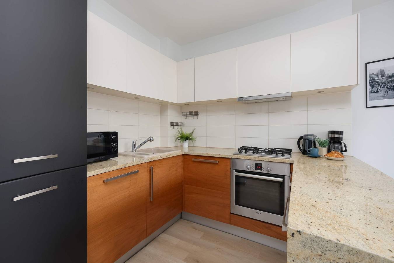 Entire apartment, Elegant Apartment with Balcony   Heart of the City in Warsaw Śródmieście, Warsaw