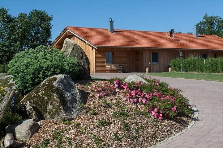 Chalet für 5 Personen, mit Terrasse und Garten sowie Sauna