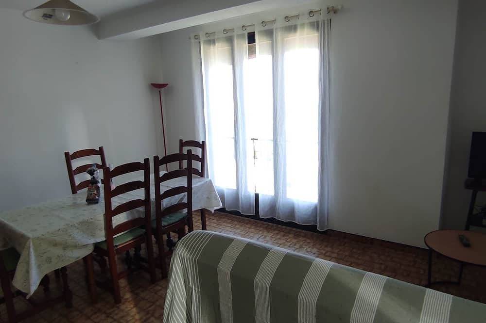 Ganze Wohnung, Ile-Rousse Ferienwohnung 100metres vom Strand in L'Île-Rousse, Calvi und Umgebung