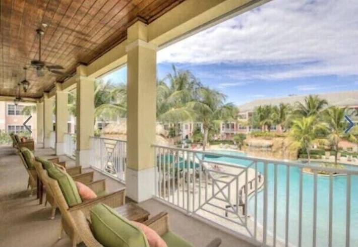 Vacation rental for 2 people, with balcony and hot tub as well as pool in Bonita Springs