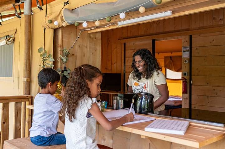 Camping für 5 Personen, mit Terrasse und Balkon/Terrasse in Drenthe - 3