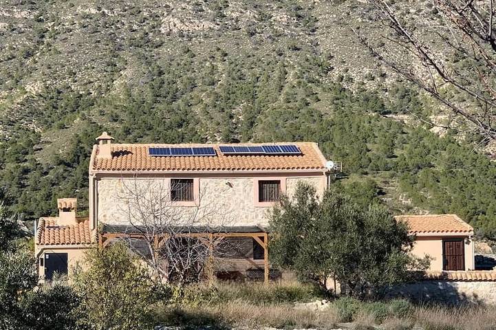Location de vacances pour 6 personnes, avec Terrasse et Jardin à Abarán