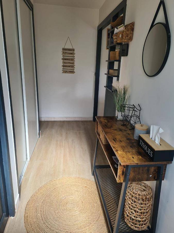 Location de vacances pour 12 personnes, avec jardin ainsi que vue et piscine, animaux acceptés à Saint-Yrieix-sur-Charente - 2