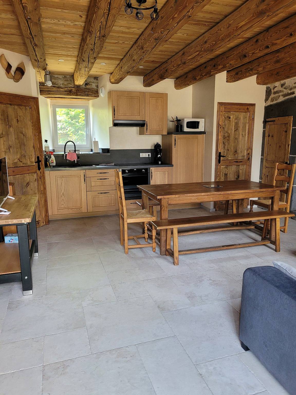 Ferienhaus 'Maison À La Campagne 4 À 9 Personne' mit privatem Garten & Klimaanlage in Alleuze, Region Saint-Flour