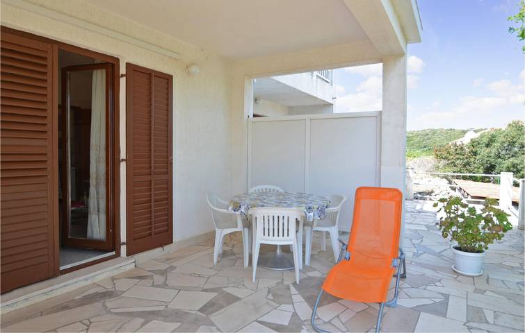 Ganze Ferienwohnung, Charmantes 200 m vom Strand entferntes Apartment mit Terrasse und Parkplatz in Račišće (Dalmatien), Korcula