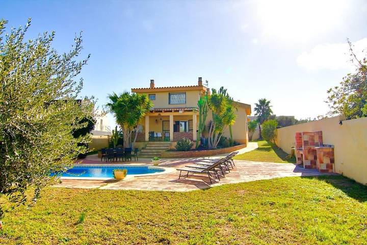 Villa für 16 Personen, mit Garten und Whirlpool sowie Pool in Peñiscola