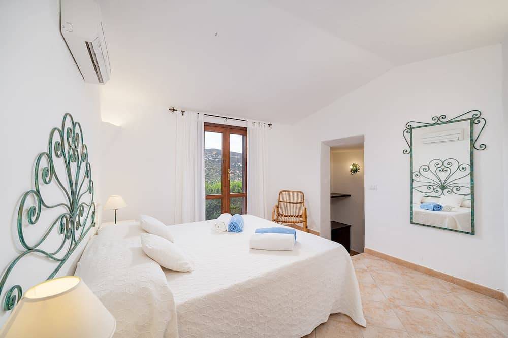 Villa Nemea: typisch sardisches Haus, Salzwasserpool, tolle Aussicht in Torre delle Stelle, Maracalagonis