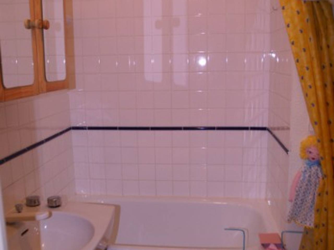 Entire apartment, Cozy Studio with Balcony, Near Slopes and Shops, Ski-in/Ski-out Access in La Ferrière, Le Pleynet