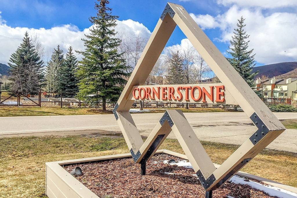 Ganze Wohnung, Verbesserte Wohnung mit großen Fenstern, Golf vor Ort, gemeinsames Tennis und Basketball in Eagle-Vail, Beaver Creek