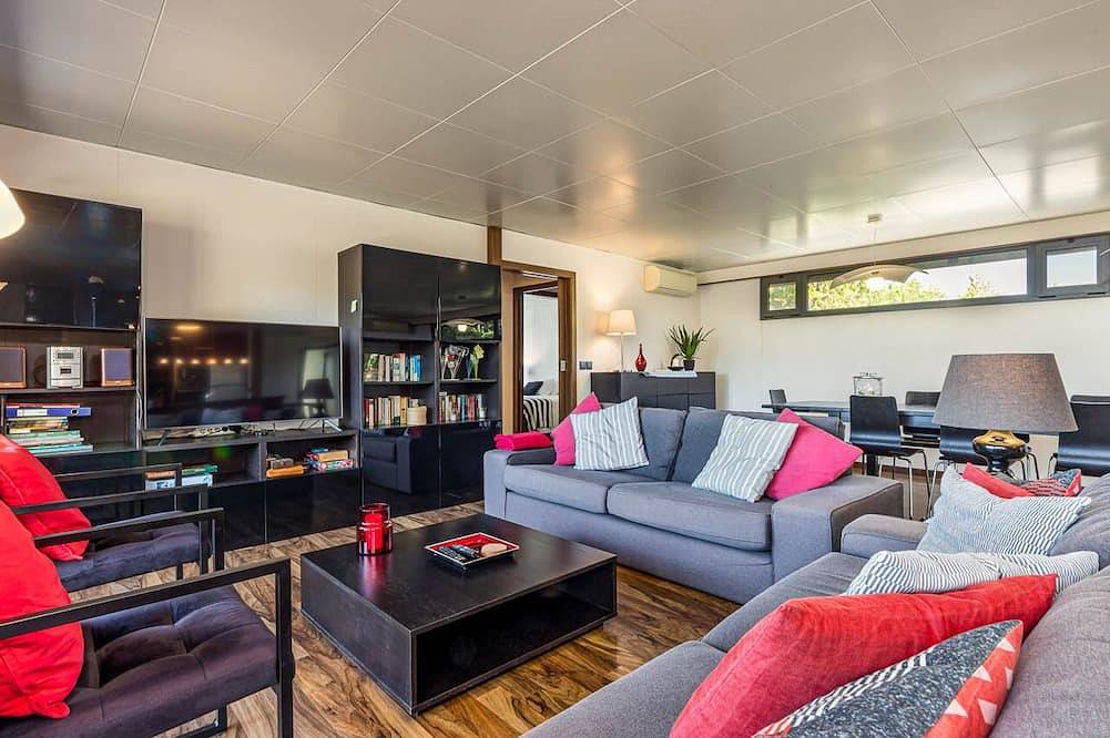 Atemberaubendes Farmhaus mit drei Schlafzimmern und Pool in Faro, Faro Distrikt