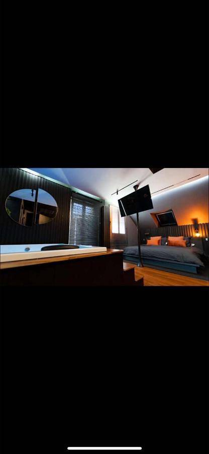 Gîte pour 3 personnes, avec jacuzzi à Épône - 3