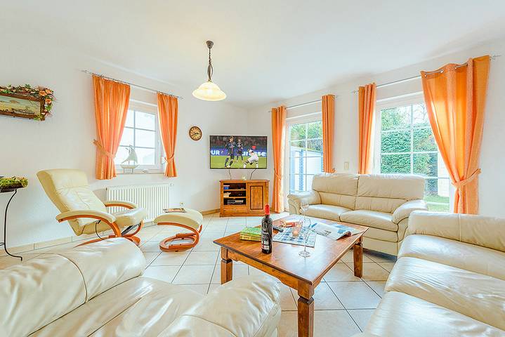 Ferienhaus für 6 Personen, mit Terrasse und Garten in Zingst - 2