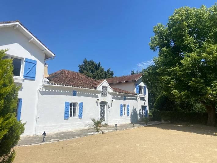 Location de vacances pour 10 personnes, avec jardin à Riscle