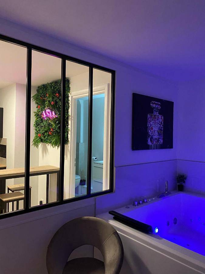 Appartement entier, One-Bedroom Apartment in Chaprais-Cras, Besançon