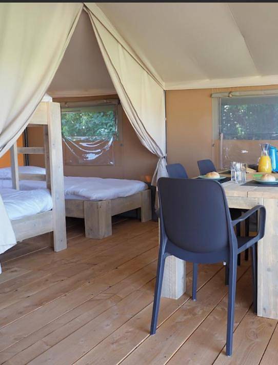 Location de vacances pour 6 personnes, avec terrasse et sauna ainsi que jacuzzi et piscine, animaux acceptés à Fleurie - 2