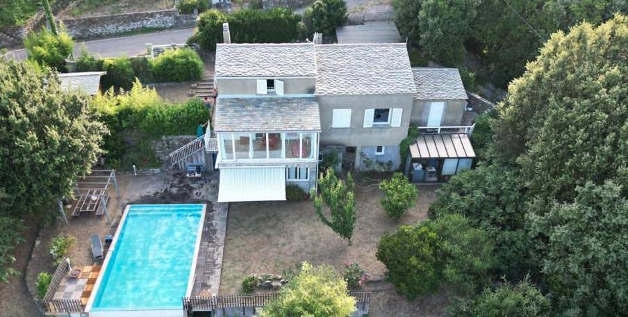 Chalet para 7 personas, con jardín y vistas además de terraza y piscina, Se admiten mascotas - 1