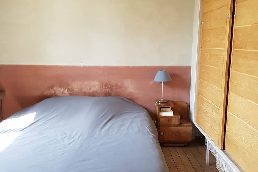 Town house with covered terrace and large garden in Crest, Región de Die