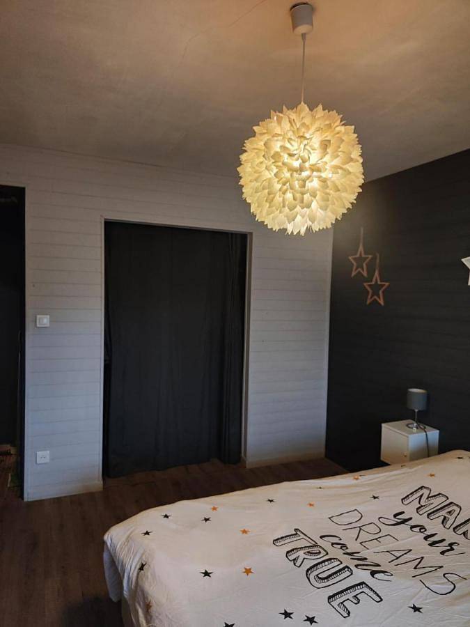 Appartement de vacances entier, Double Room with Garden View in Dieue-sur-Meuse, Verdun