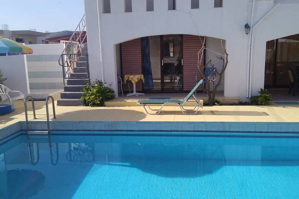 Ganze Wohnung, Villa Irene 8 * Zweistöckige Wohnung in der Nähe des Meeres * Sandstrand in Kokkini Hani, Iraklio-Heraklion und Umgebung