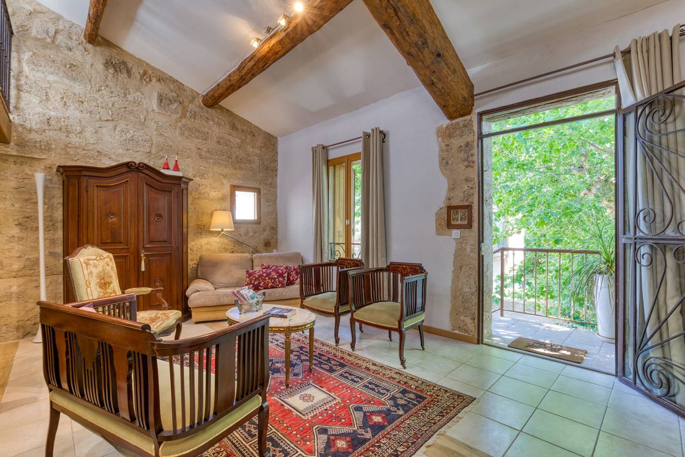 Appartement entier, Appartement 'Charme Clim à 2 min du centre, Pézenas' avec Wi-Fi et climatisation in Pézenas, Côte d'Améthyste
