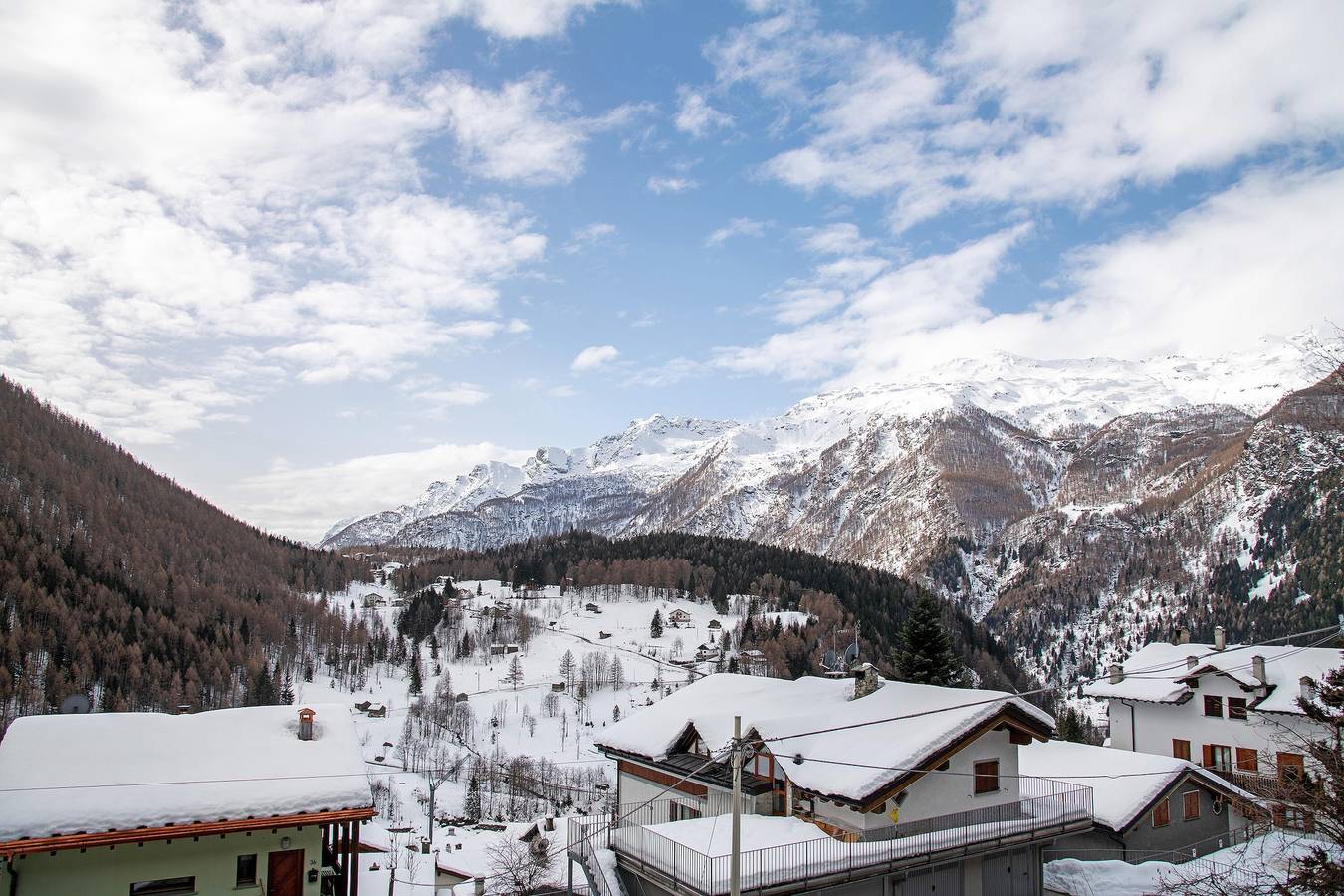 Hotel-Apartment "Residence Larice Bianco N4" mit Bergblick, Gemeinschaftsterrasse und Wlan in Fraciscio, Campodolcino