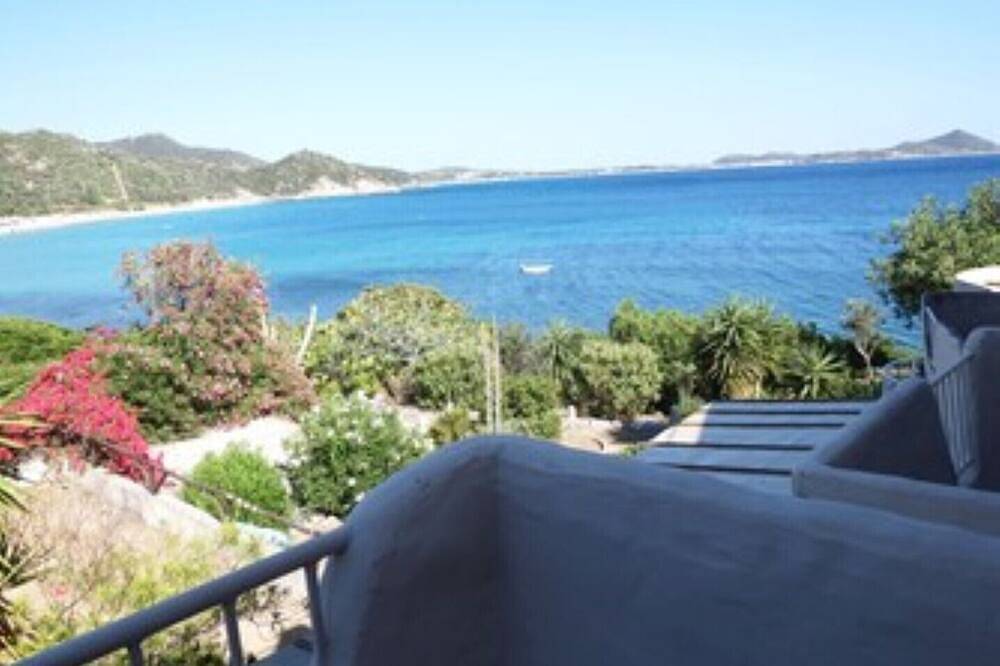Ganze Wohnung, Sea Front Villino (30 m. from the sea) Iun R3733. property name Villino 3 in Villasimius, Cagliari Provinz
