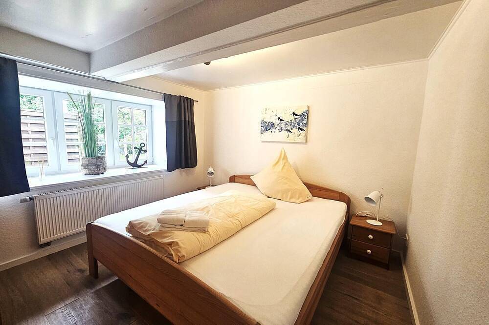 Ganze Wohnung, Allergikerfreundliches Ferienhaus Uijs Hüs mit Garten & Terrasse in Borgsum in Borgsum, Föhr