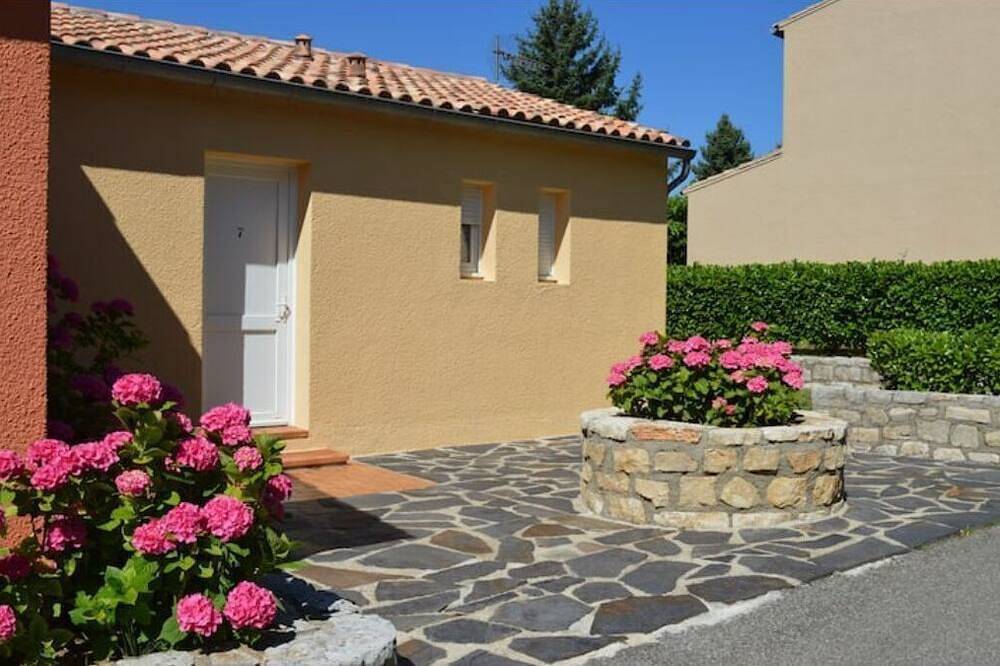 Maison Mitoyenne Proche du Village in Vallon-Pont-d'Arc, Gorges de l’Ardèche