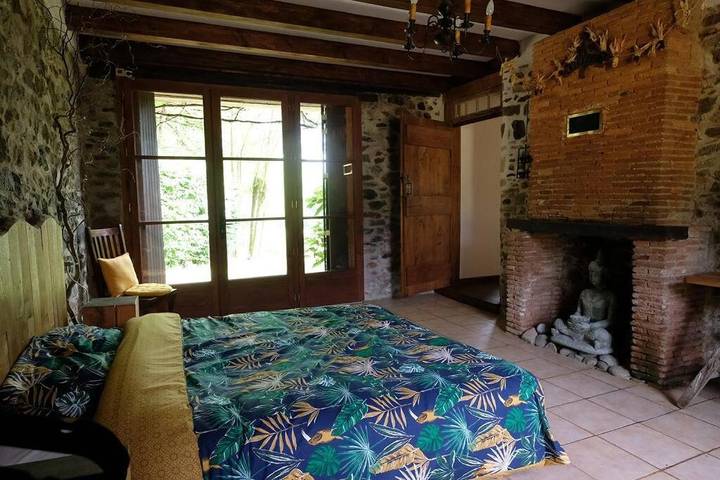 Location de vacances pour 8 personnes, avec vue et piscine ainsi que sauna et jardin, animaux acceptés à Troche - 3