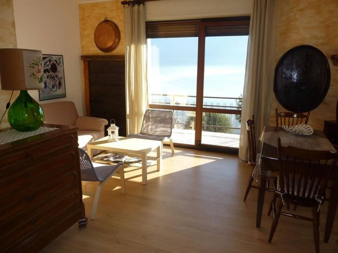 Ganze Wohnung, Casa Luna' Wohnung mit Wasserblick in Vercana, Gemeinde Vercana