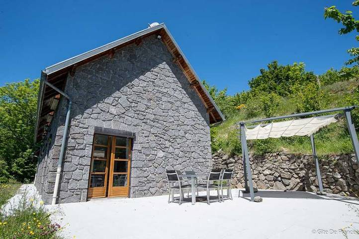 Gîte pour 8 personnes, avec jardin, animaux acceptés